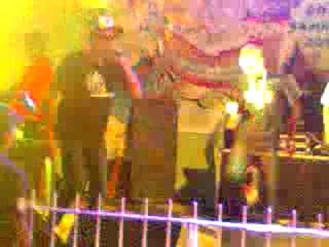 Trio representa abertura no gigante do samba.