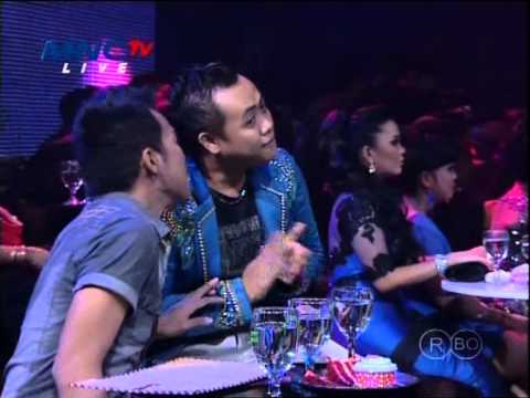 WALI Feat ZASKIA & FITRI CARLINA Live At Dangdut Awards (26-01-2013) Courtesy MNC TV