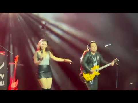 Foco de Atelier- sincera with Lamor Band live at Bomb factory Dallas, Texas. (FAN CAM)