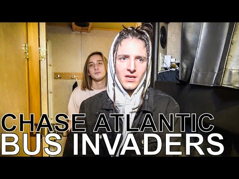 Chase Atlantic - BUS INVADERS Ep. 1256