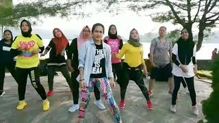 Download lagu BEBAS - Iwa K, Sheryl Sheinafia, Maizura, Agata Pricilla & Cast || ZUMBA || Choreo by Zin Arinda mp3