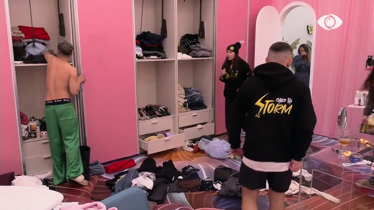 “Të lutem shko fol me...”/ Rozana i pëshpërin Gjestit