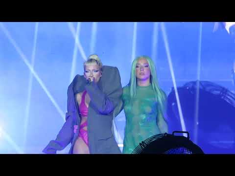 LOLA ÍNDIGO canta "PIKETAISON" junto a LUNA KI en Barcelona | 13/05/2023