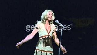 Clodagh Rodgers Everybody Go Home The Party`s Over.wmv