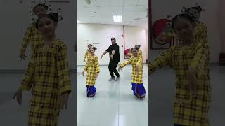 Download lagu Joget Penghibur with the kids. #KOREOGRAFee mp3 Download lagu Joget Penghibur with the kids. #KOREOGRAFee mp3