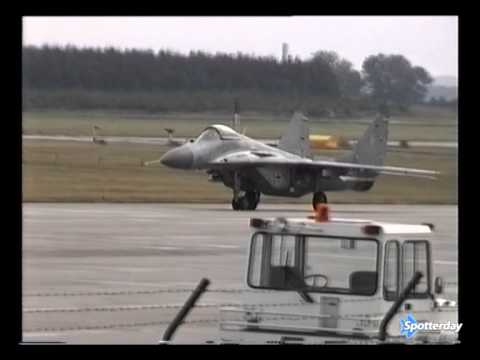[History] MIG-29 nice fly by´s at Fliegerhorst JG 73 "S" Laage