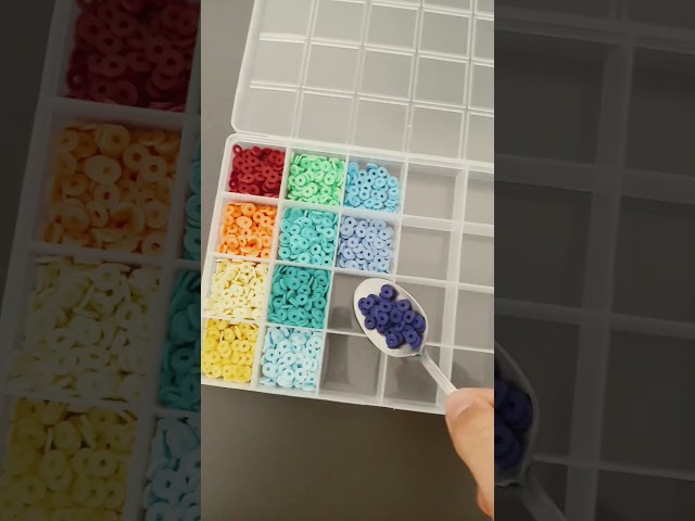 Vídeo relacionado con Ysimple 410 Pcs Set de Charms para Hacer Pulseras y Collares - Kit DIY de Accesorios de Aleación para Joyería, Llaveros y Manualidades