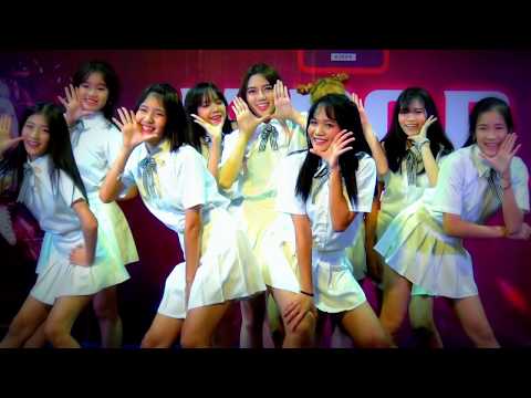 "Mistine" cover "Girlfriend+Roller Coaster+WEE WOO+WE" (PRISTIN) @ "K-POP by the Hub"