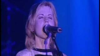 Dolores O´Riordan - Carry on