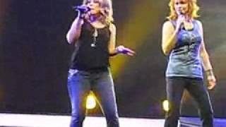 Sweet Dreams Kelly Clarkson Reba McEntire 2w2v Reno Oct 11
