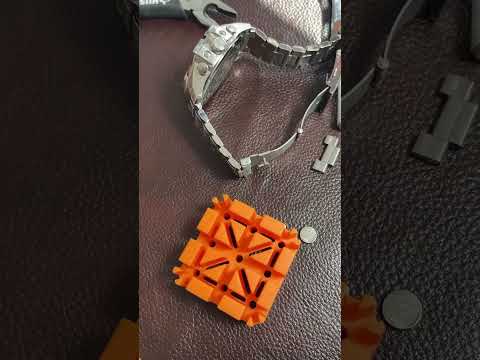 Diesel Mega Chief battery replacement and strap adjustment