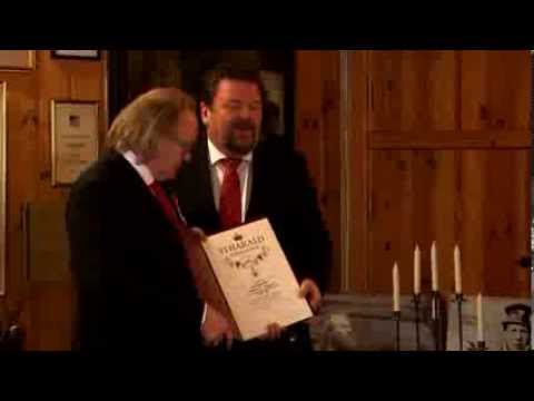 Hallvard T. Bjørgum, tildelt Ridder 1.kl. av Den Kgl. Norske St.Olavs Orden.