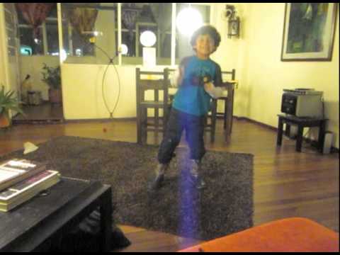 La Derecha - Cinco Pistolas (Video Extraoficial)