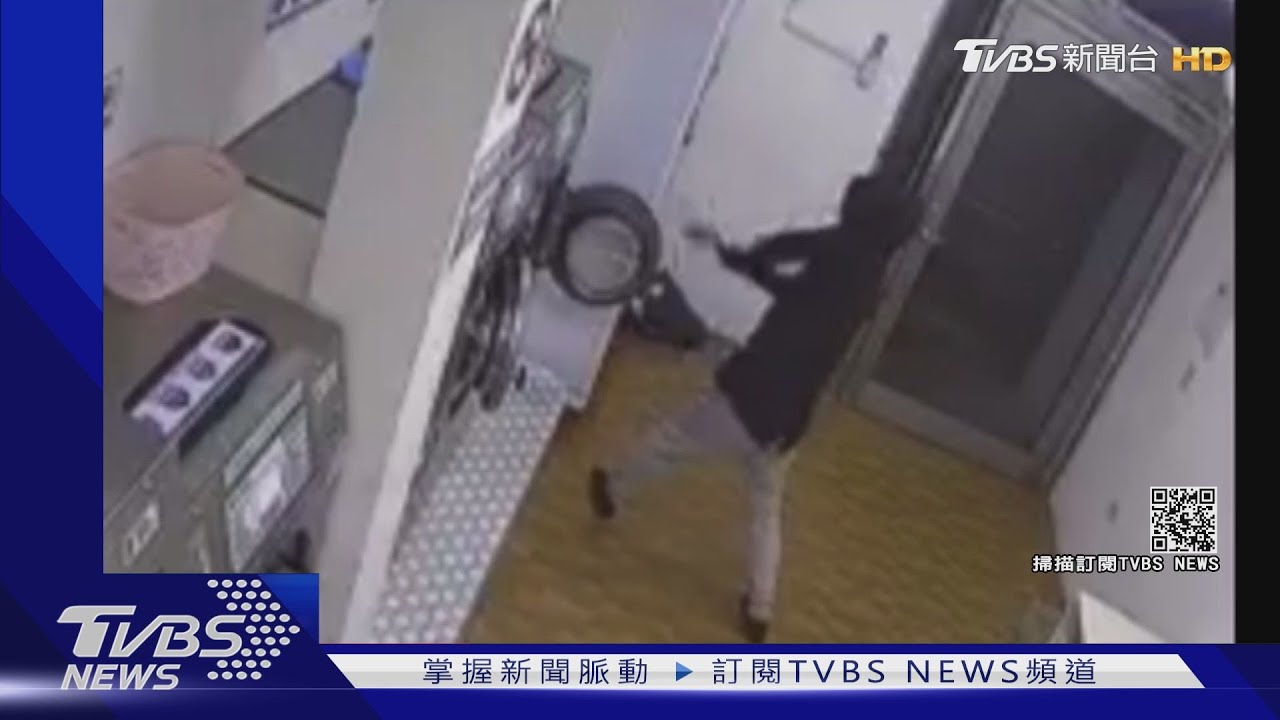 「有那麼大力氣幹嘛不去工作」小偷砸兌幣機 又槌又撬偷竊失敗