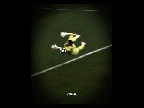 The magic of goalkeepers ⚽️ MELODIA DA ALAMEDA #fyp #soccer #edit