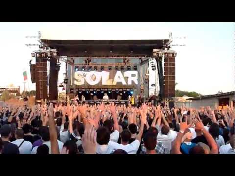 Tiesto @ Cacao Beach 2011 ( Steve Angello & Laidback Luke - Show Me Love (Evol Waves Remix) )