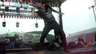 Manic Drive - Walls (Live at Soulfest 2010)