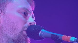 Download lagu Radiohead - No Surprises | Live at V Festival 2006 [ 4K ] mp3