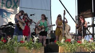 Della Mae - Aint No Ash Will Burn