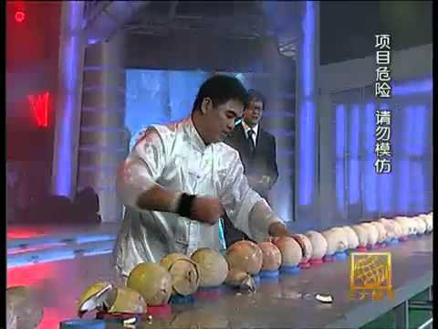 OneMinuteRecords - Most coconuts smashed in 1 minute