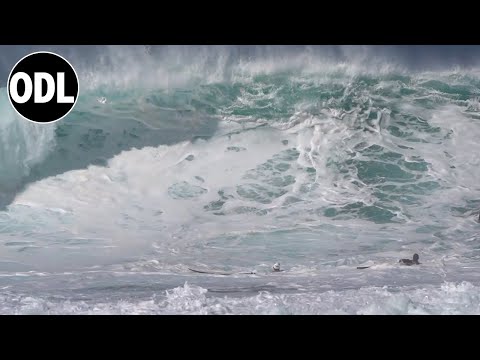 Surfers Get Caught By 2nd Reef Bomb!!