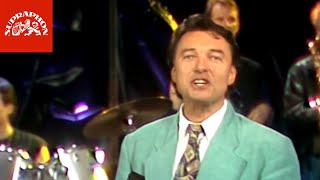 Videoklip: Karel Gott - Pravda hlásí svůj návrat s textom piesne Videoklip Karel Gott - Pravda hlásí svůj návrat s textom piesne