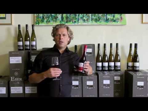 Christoph Eser vom Weingut H.T. Eser stellt das Rotwein Cuvée, S@itensprung aus dem Rheingau vor.