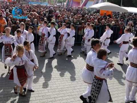 Cununita Satului la Sarbatoarea Salcamului Liesti14 05 2017 Partea a-2a