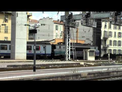 TRENO CHE PARTE E TRENI CHE ARRIVANO A NIZZA (F) 12 - 7 - 2014.