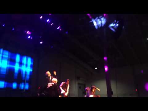 160507 SHINee View performance   + taemin going near fans SHINeeInToronto