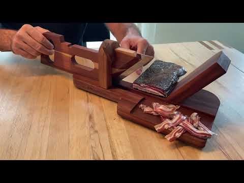 Alpin Natürlich - Hobel schneidet Speck