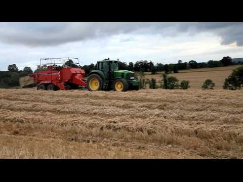 John Deere 7530 square bailing with Massey 187 Bailer HD