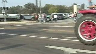 preview picture of video 'Antique Tractor Parade Winnsboro, Texas'