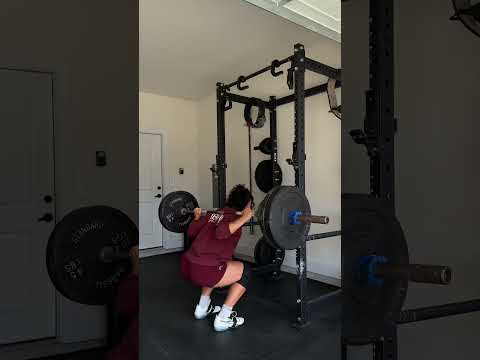 Trying to spot me at 185 is CRIMINAL #powerlifting #backsquats