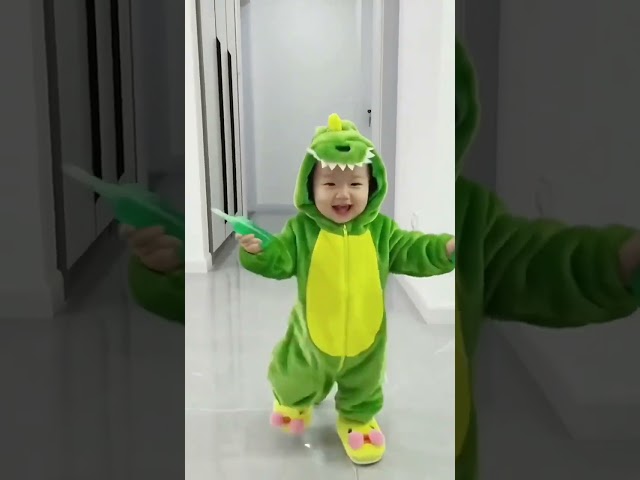 Vídeo relacionado con Disguise 86937G Joy Classic Child Costume, Large (10-12) by Disguise