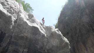 preview picture of video 'Somoto Canyon - Nicaragua - canyoning and Jump'