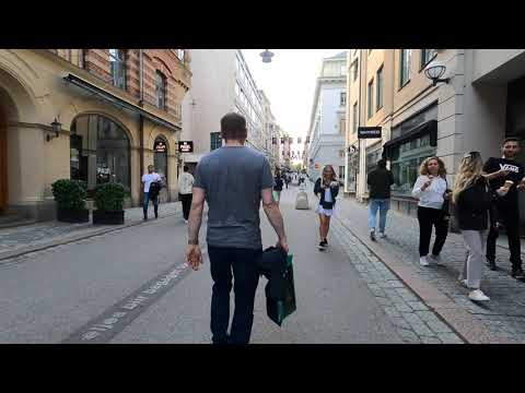 Stockholm walks 4K: Drottninggatan shopping street