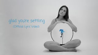 Musik-Video-Miniaturansicht zu Glad you're settling Songtext von Jessica Baio