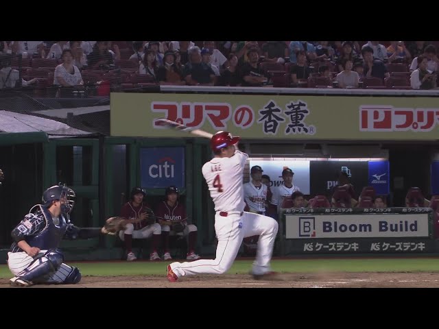 【3回裏】打球はファンが待つスタンドへ!! イーグルス・阿部寿樹 第7号ソロホームランを放つ!! 2024年8月17日 東北楽天ゴールデンイーグルス 対 埼玉西武ライオンズ