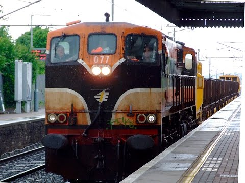 Irish Rail 071 Class - Ballast & Tara Mines trains at Malahide - July 2008