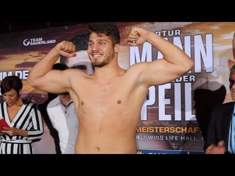 ALBON PERVIZAJ AUF DER WAAGE IN HANNOVER