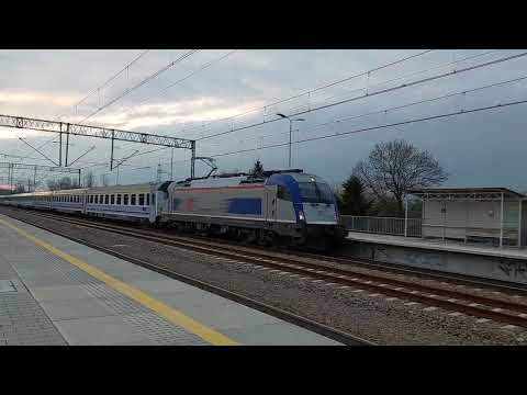 PKP pociąg IC 57/73000 Wawel przelot przez Kraków Prokocim EU44 Husarz