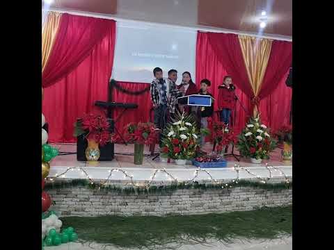 Familia Granados Ruiz adorando a Dios en Iglesia del Nazareno Uspantan, Quiché. 