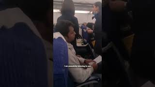 Download lagu Air hostess erupts at passenger that upset crew mp3