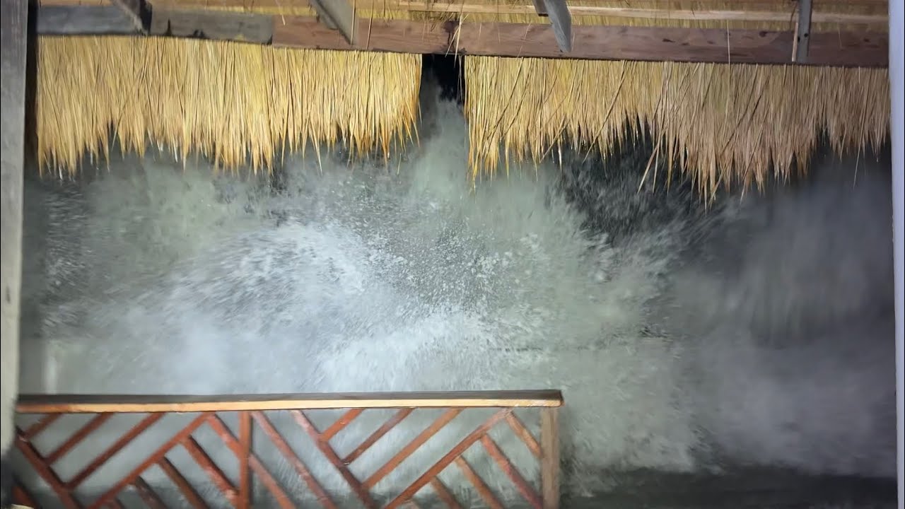 Typhoon UWAN / FUNG-WONG Storm Surge Waves Batter Eastern Philippines