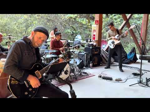 La Onda of Mendocino performs Freedom Sound