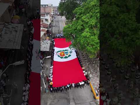 Con el corazón en alto recorriendo nuestras calles de Zarumilla rumbo a su gran desfile.