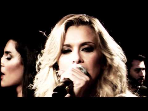 Valkyrias apresentam "Russian roulette" no Estúdio Showlivre 2011