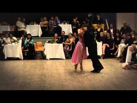  Andres Laza Moreno  and  Isabel Acuña  are  dancing  to  the  tango  "  Te Aconsejo Que Me Olvides  "