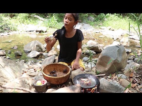 My Natural Food: Catch Small Crabs By Hand & Boiled Small Crabs On Clay For Eating Delicious #2 Video